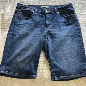 Levi's Blue Jean Classic Bermuda Shorts Relaxed Fit